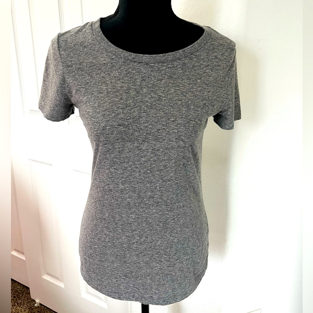 Mossimo Gray Short Sleeve Tee | Classic Everyday Basic